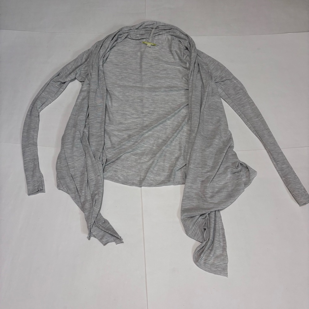 ⭐️Gianni Bini Light Gray Women's Cardigan